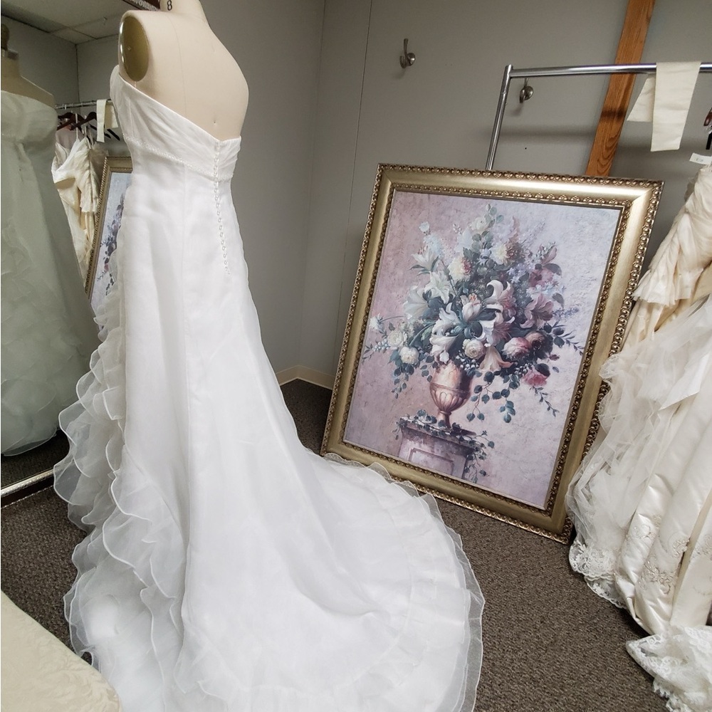Casablanca Bridal Strapless Fit & Flare Wedding Dress – Ivory (Size 16)